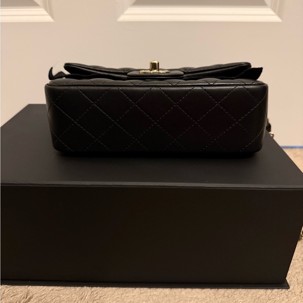 Chanel Black Quilted Shoulder Bag - Picture 2 of 6